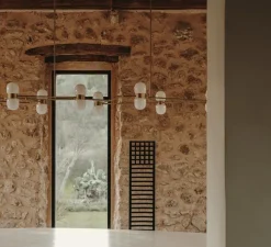 Lustre, Nuvol 10, laiton brossé, verre brillant, L270cm, H20cm - Contain