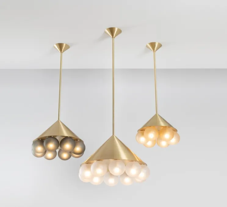 Lustre, Peak 8, Gris texturé, laiton, Ø30cm, H43cm - SkLO Studio