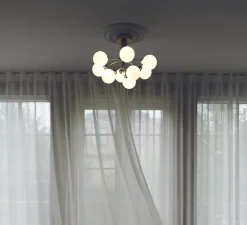 Plafonnier, Apiales 9, laiton brossé, verre opalin , Ø59,5cm, H39,9cm - Nuura