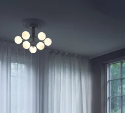 Plafonnier, Apiales 9, laiton brossé, verre opalin , Ø59,5cm, H39,9cm - Nuura