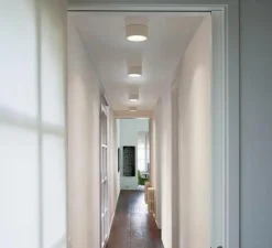Plafonnier, Domo 8200, laqué blanc mat à l'intérieur, laqué blanc mat à l'extérieur, LED, 2700K, 598 lm, Ø18,5cm, H9cm - Vibia