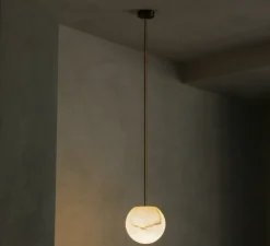 Plafonnier, Planette Ø18, albâtre, laiton vieilli, 2700K, Ø18cm, H100cm - contain