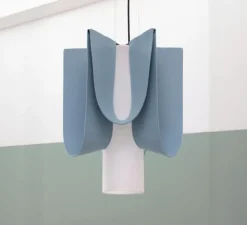 Suspension accoustique, Ondine grande, Bleu clair et papier blanc, Ø55cm, H66cm - DesignHeure