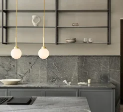 Suspension, Apiales 1, laiton, verre opalin, Ø12cm, H23cm - Nuura