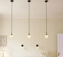 Suspension, Apiales 1, laiton, verre opalin, Ø12cm, H23,7cm - Nuura