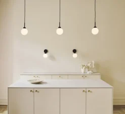 Suspension, Apiales 1, laiton, verre opalin, Ø12cm, H23,7cm - Nuura