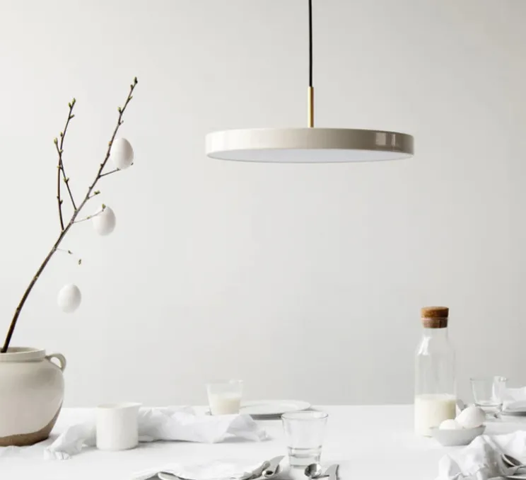 Suspension, Asteria Medium plus, blanc perle et laiton, LED, 2400-2700-3000K, 1600lm, Ø43cm, H14cm - Umage