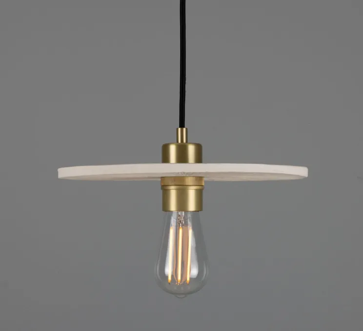 Suspension, Bog Oak, céramique blanc mat rayé, laiton satiné, Ø28cm, H8,5cm - Mullan Lighting