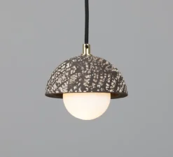 Suspension, Ferox, argile noire, laiton poli, Ø14cm, H15cm - Mullan Lighting