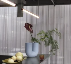 Suspension, Fine, rouge foncé, LED, dim, 2700K, 950 lm, L90cm, H1,8cm - Muuto