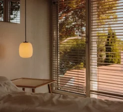 Suspension, Globo Cesta, noir mat et verre opalin, Ø27cm, H34cm - Santa & Cole