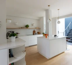 Suspension, IC Lights S2, opalin et laiton brossé, Ø30cm, H70,2cm - Flos