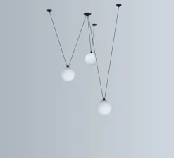 Suspension, Les Acrobates de Gras N°325, opalin, Ø25cm, H25cm - DCW éditions Paris