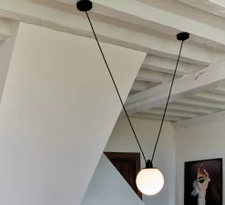 Suspension, Les Acrobates de Gras N°323, opalin, Ø17,5cm, H17,5cm - DCW éditions Paris