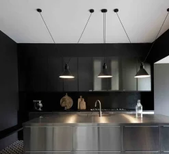 Suspension, Les Acrobates de Gras N°323, noir/intérieur blanc, Ø32cm, H23cm - DCW éditions Paris