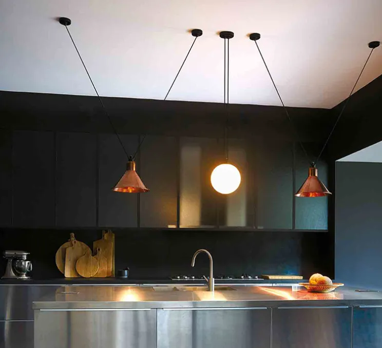 Suspension, Les Acrobates de Gras N°322, opalin, Ø25cm, H25cm - DCW éditions Paris