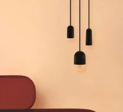 Suspension, Luce Small Long, chêne massif teinté noir, 2800K, 400lm, H19cm, Ø6cm - Hartô