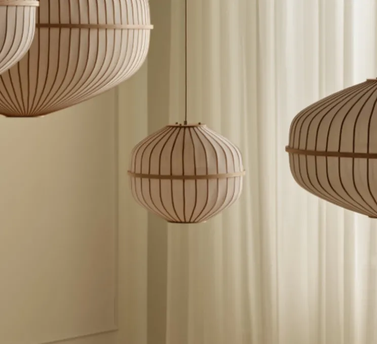 Suspension, Lucén Octagon, abat-jour tissu sable, chêne huilé, Ø40cm, H33cm - Bolia