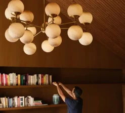 Suspension, Lustre, Zodiac, Laiton laqué bruni, marbre, L131,4cm, H62,4cm - Schwung