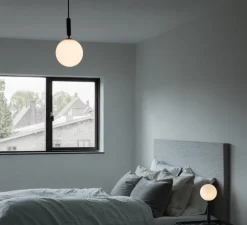 Suspension, Miira 1 large, noir, globe opalin, Ø20cm, H35,3cm - Nuura