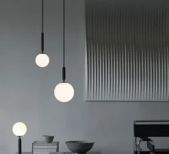 Suspension, Miira 1 large, noir, globe opalin, Ø20cm, H35,3cm - Nuura