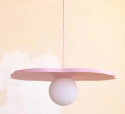 Suspension, Nenuphar moyen, peinture laquée rose, Ø50cm, H1,5cm - Little Anana