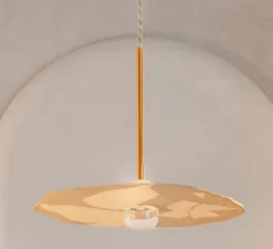 Suspension, Organic Ceramic 35/40, céramique gris et crème, laiton vieilli brossé, verre transparent, câble en lin de 1m, Ø35/40cm, H30cm - Contain