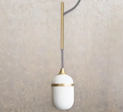 Suspension, Solo Grand Fleur de Kaolin, blanc, laiton brossé, L20cm, H19,5cm - DesignHeure