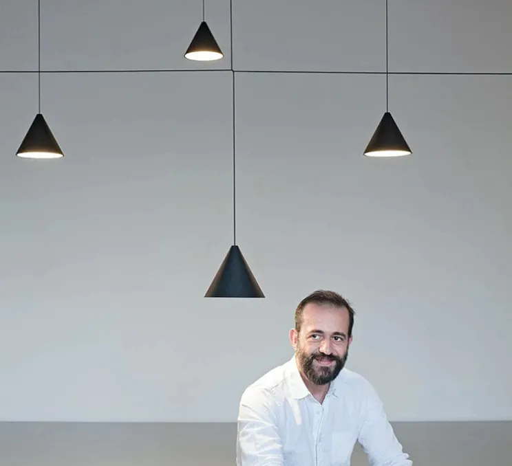 Suspension, String Light (cone, 12m, rosace), noir, LED, 2700K, 1033lm, Ø19cm, H16cm - Flos