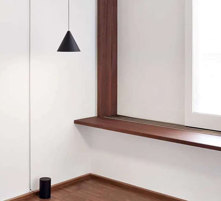 Suspension, String Light (cone, 12m, alimentation sol), noir, LED, 2700K, 1033lm, Ø19cm, H16cm - Flos