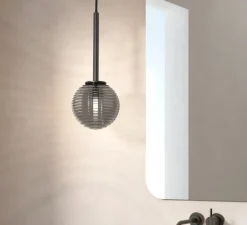 Suspension, Tacoma, noir mat, abat-jour Tacoma Ribbed Glass fumé, IP44, Ø13,5cm, H185cm - Astro