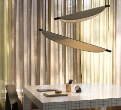 Suspension, Thula 562.21, corps noir, détail noir, abat-jour cuir beige, IP40, LED, 2700K, 1500lm, L67cm, H11cm - Tooy