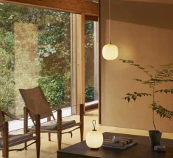 Suspension, VL 45 Radiohus, laiton, verre brillant jaune pâle, Ø17,5cm, H24,6cm - Louis Poulsen