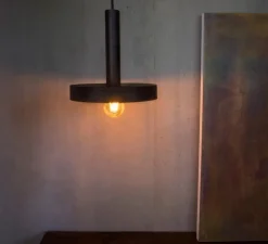 Suspension, Whizz, extérieur noir, intérieur or satiné, Ø25cm, H26cm - Faro